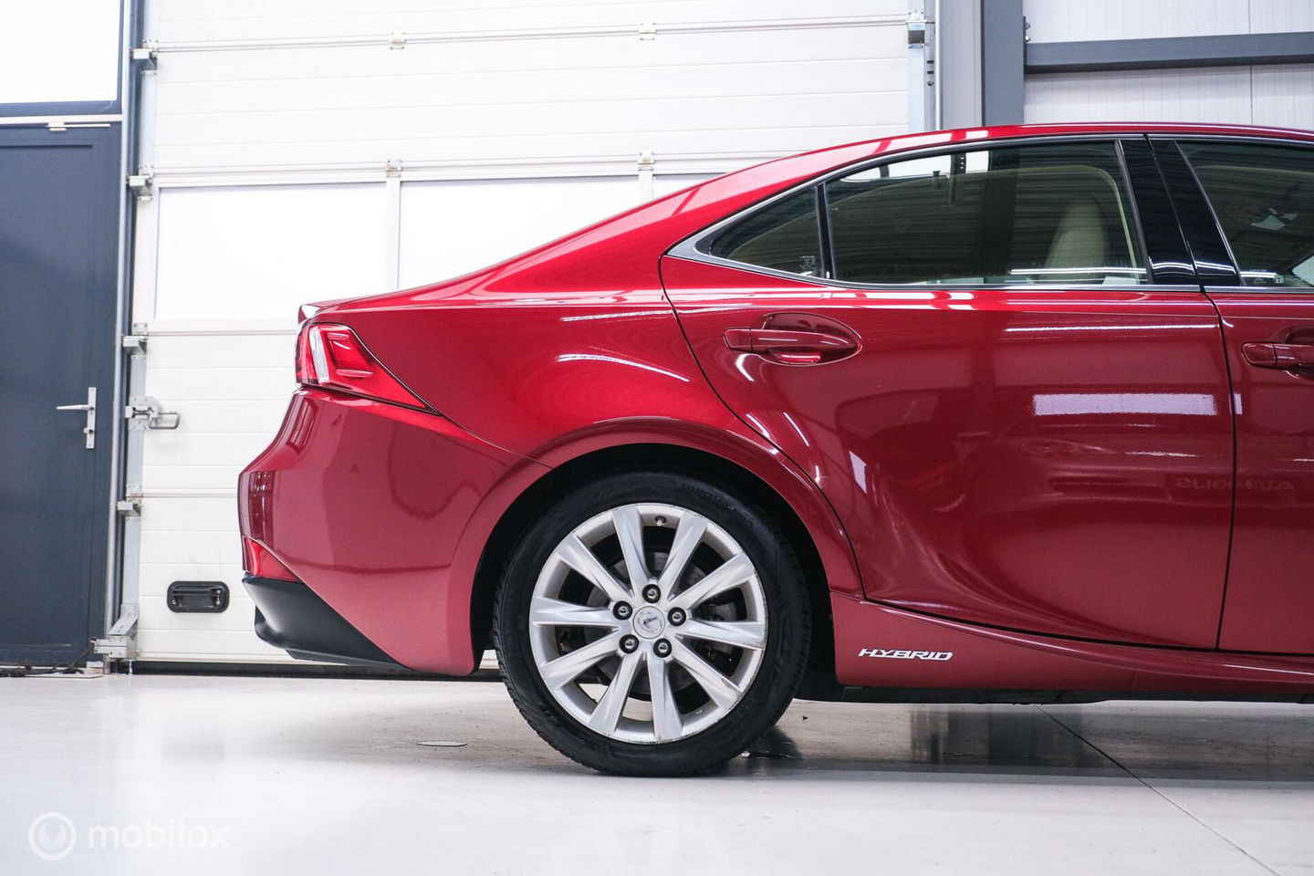 Lexus IS 300h Luxury Line | Dealer OH | Camera | Stoel + stuurwiel verwarming | Clima | LED | rijklaarprijs |