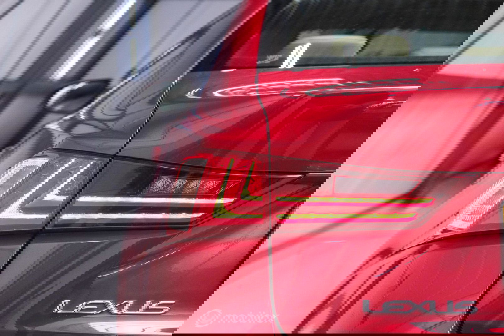 Lexus IS 300h Luxury Line | Dealer OH | Camera | Stoel + stuurwiel verwarming | Clima | LED | rijklaarprijs |