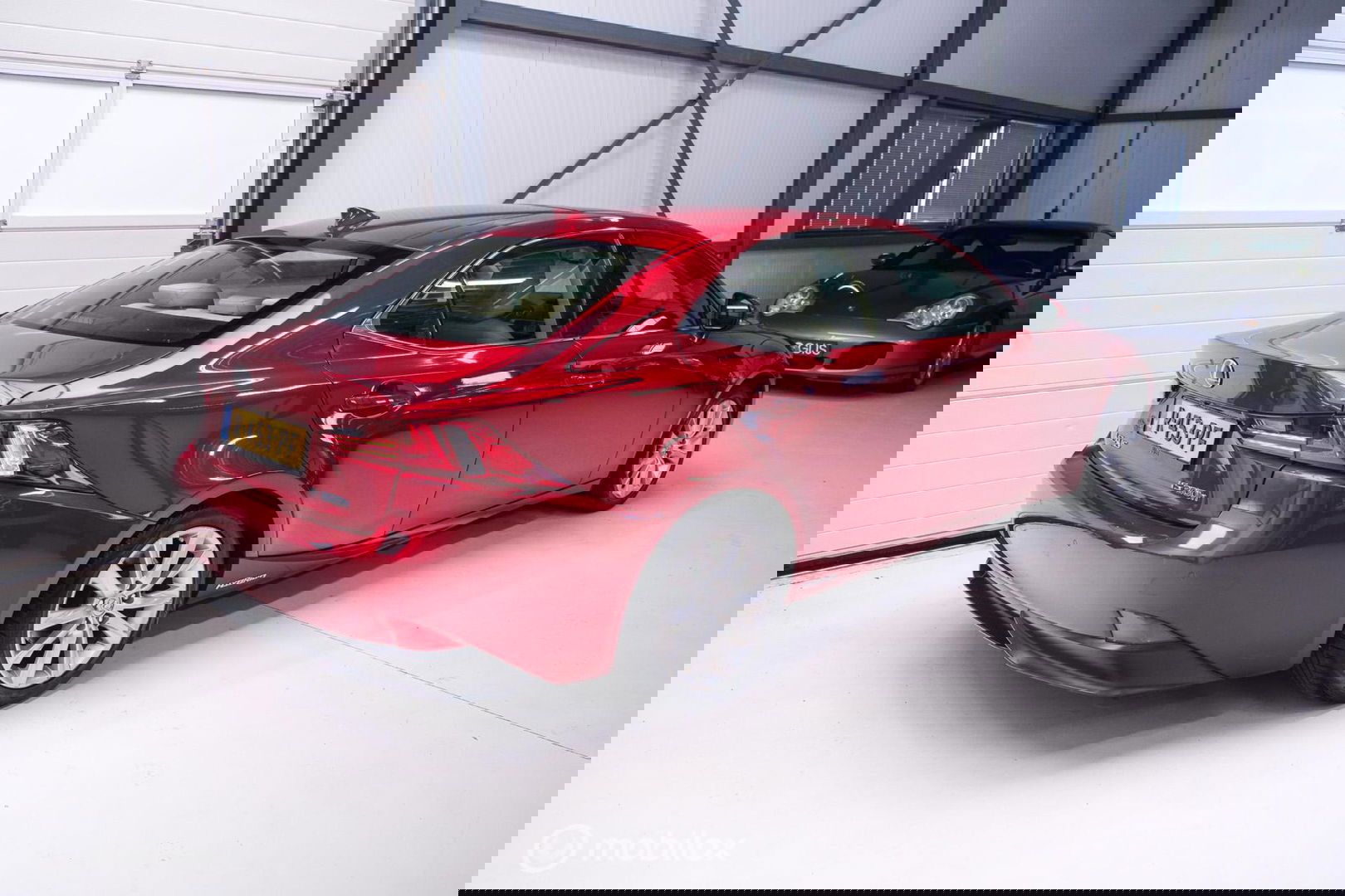 Lexus IS 300h Luxury Line | Dealer OH | Camera | Stoel + stuurwiel verwarming | Clima | LED | rijklaarprijs |