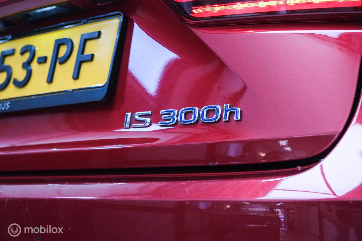 Lexus IS 300h Luxury Line | Dealer OH | Camera | Stoel + stuurwiel verwarming | Clima | LED | rijklaarprijs |