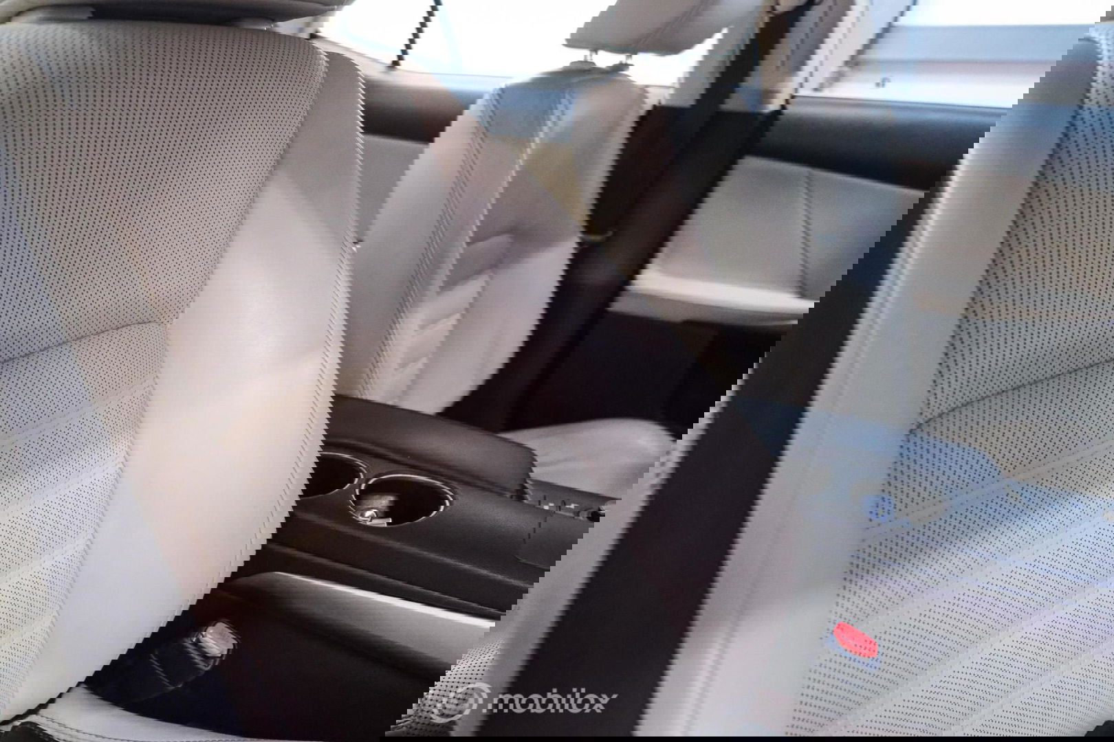 Lexus IS 300h Luxury Line | Dealer OH | Camera | Stoel + stuurwiel verwarming | Clima | LED | rijklaarprijs |