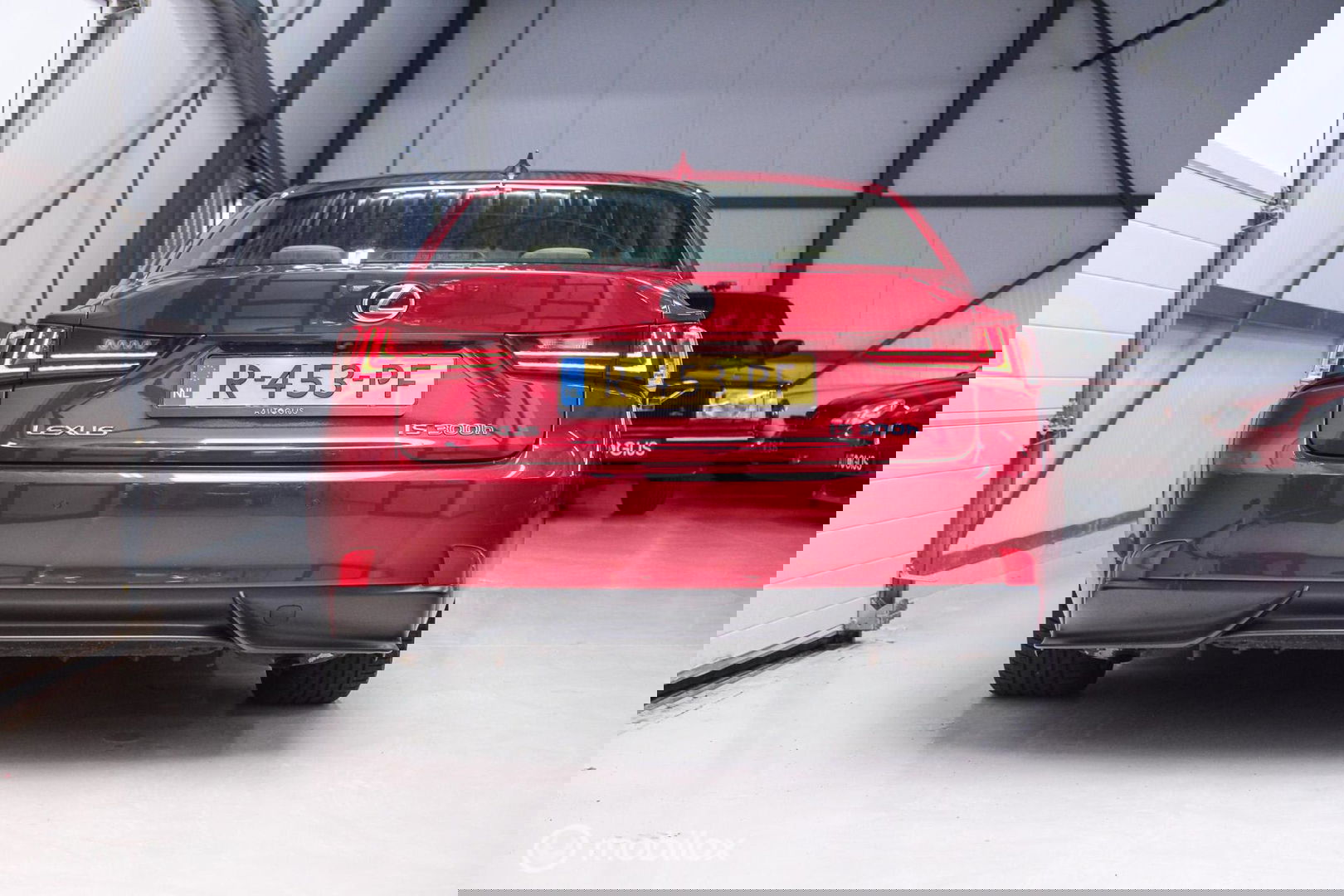 Lexus IS 300h Luxury Line | Dealer OH | Camera | Stoel + stuurwiel verwarming | Clima | LED | rijklaarprijs |