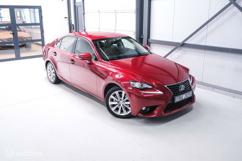Lexus IS 300h Luxury Line | Dealer OH | Camera | Stoel + stuurwiel verwarming | Clima | LED | rijklaarprijs |