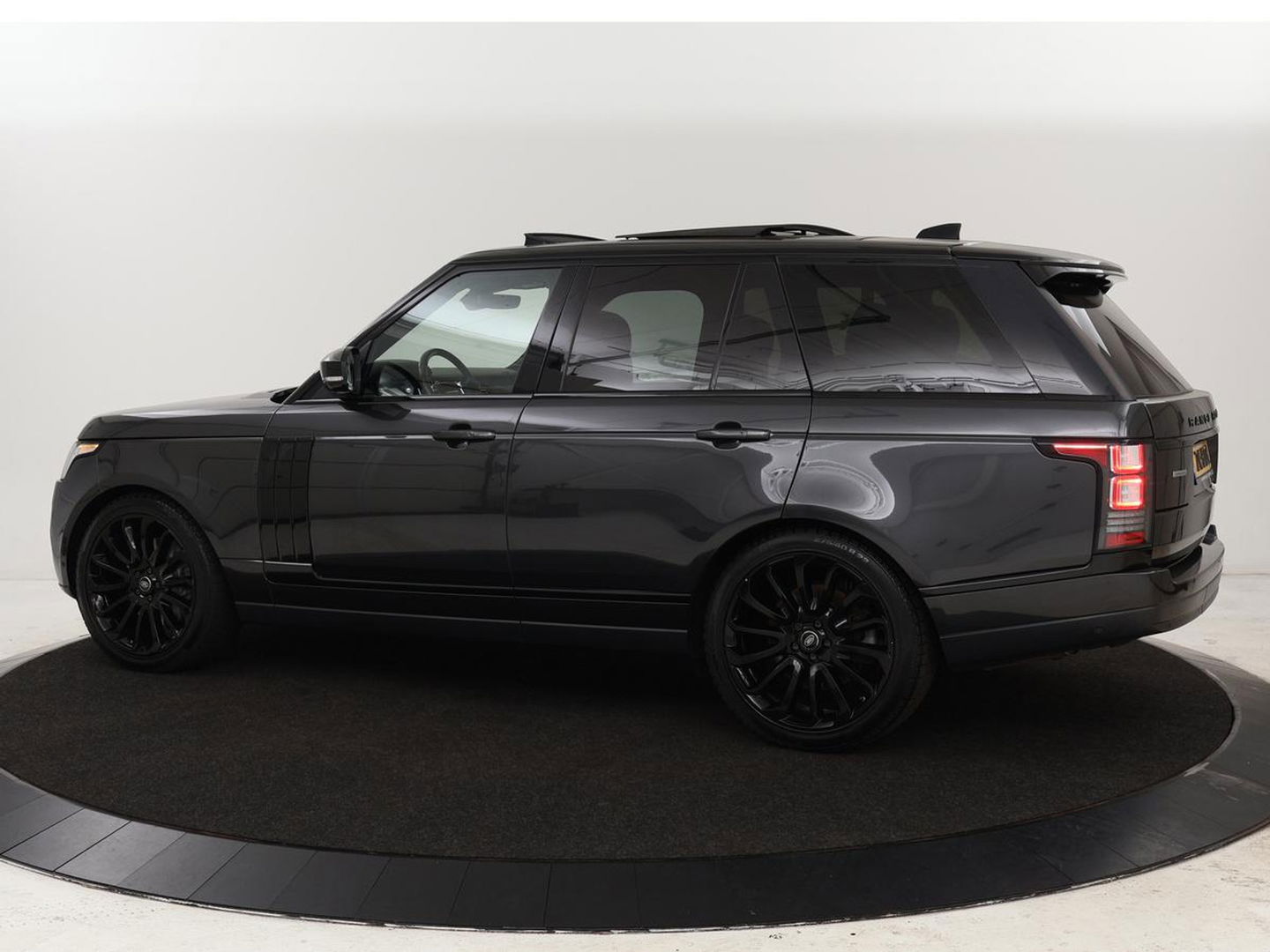 Land Rover Range Rover 4.4 SDV8 Autobiography | Panoramadak | Adaptive cruise | Leder | Meridian | 360 camera | Stoelventilatie | Head-Up | Massage