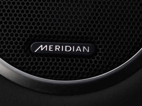 Land Rover Range Rover 4.4 SDV8 Autobiography | Panoramadak | Adaptive cruise | Leder | Meridian | 360 camera | Stoelventilatie | Head-Up | Massage