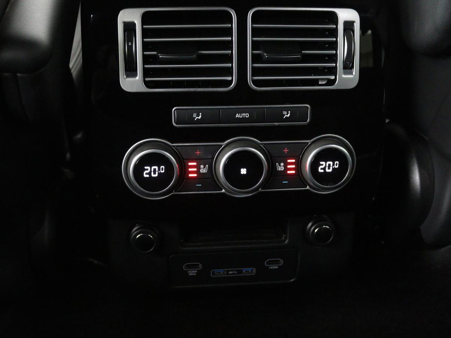 Land Rover Range Rover 4.4 SDV8 Autobiography | Panoramadak | Adaptive cruise | Leder | Meridian | 360 camera | Stoelventilatie | Head-Up | Massage