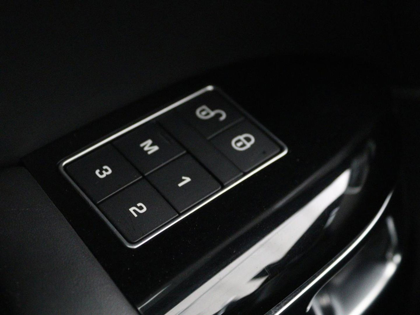 Land Rover Range Rover 4.4 SDV8 Autobiography | Panoramadak | Adaptive cruise | Leder | Meridian | 360 camera | Stoelventilatie | Head-Up | Massage