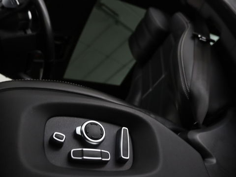 Land Rover Range Rover 4.4 SDV8 Autobiography | Panoramadak | Adaptive cruise | Leder | Meridian | 360 camera | Stoelventilatie | Head-Up | Massage