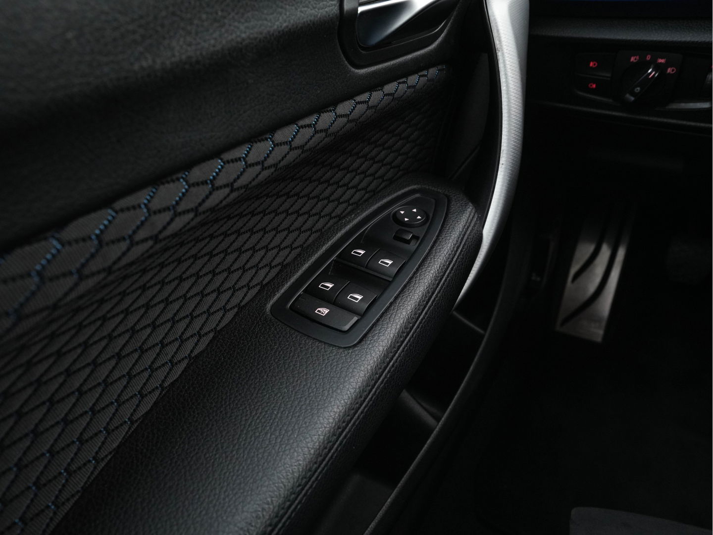 BMW 1-serie 118d M-Sport-Pack *SPORT-SEATS | FULL-LED | MICROFIBRE | HEATED-SEATS | ECC | PDC | CRUISE | 17''ALU*