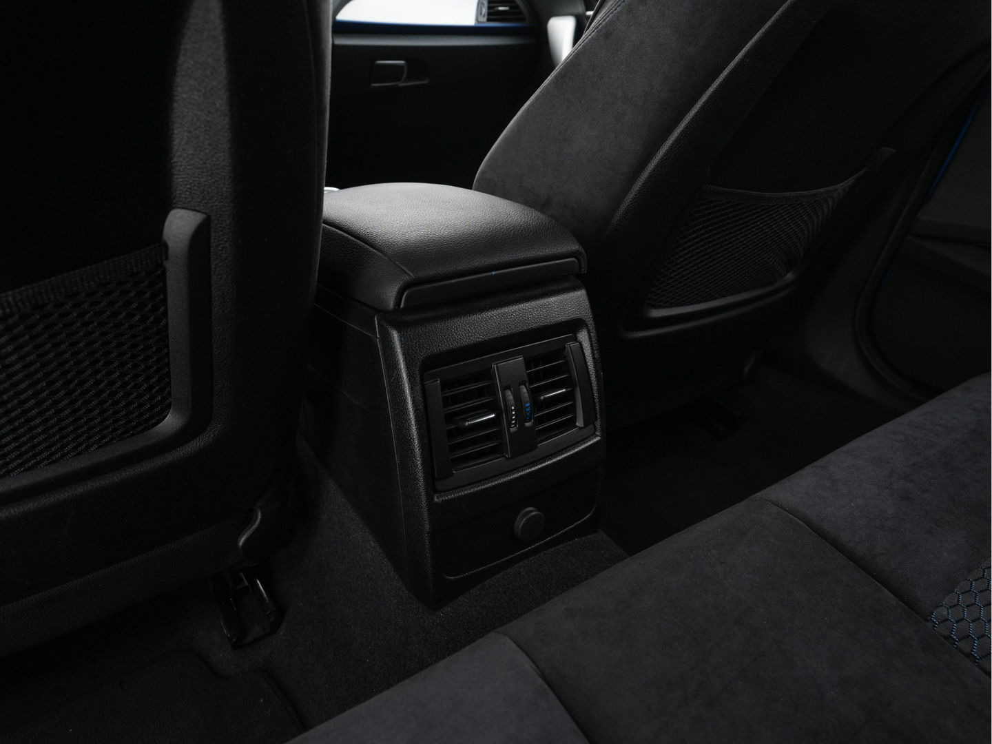 BMW 1-serie 118d M-Sport-Pack *SPORT-SEATS | FULL-LED | MICROFIBRE | HEATED-SEATS | ECC | PDC | CRUISE | 17''ALU*