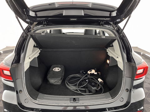 MG ZS EV Luxury 45 kWh (INCL-BTW) *PANO | FULL-LEATHER | CCS-FASTLOADER | KEYLESS | NAVI-FULLMAP | ADAPTIVE-CRUISE | CAMERA | HEATED-SPORTSEATS | CARPLAY | BLINDSPOT | DAB | LANE-ASSIST | 17"ALU*