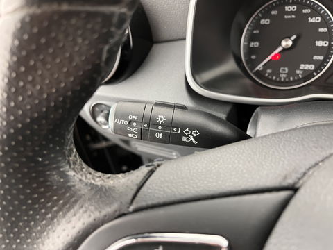 MG ZS EV Luxury 45 kWh (INCL-BTW) *PANO | FULL-LEATHER | CCS-FASTLOADER | KEYLESS | NAVI-FULLMAP | ADAPTIVE-CRUISE | CAMERA | HEATED-SPORTSEATS | CARPLAY | BLINDSPOT | DAB | LANE-ASSIST | 17"ALU*