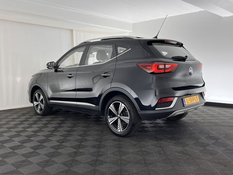 MG ZS EV Luxury 45 kWh (INCL-BTW) *PANO | FULL-LEATHER | CCS-FASTLOADER | KEYLESS | NAVI-FULLMAP | ADAPTIVE-CRUISE | CAMERA | HEATED-SPORTSEATS | CARPLAY | BLINDSPOT | DAB | LANE-ASSIST | 17"ALU*