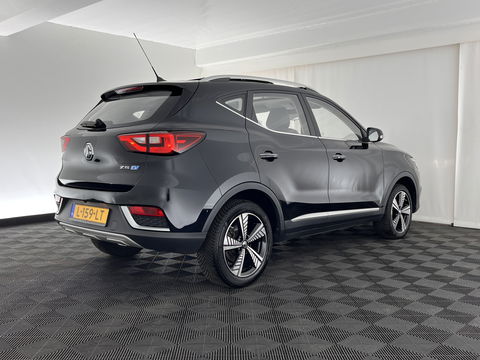 MG ZS EV Luxury 45 kWh (INCL-BTW) *PANO | FULL-LEATHER | CCS-FASTLOADER | KEYLESS | NAVI-FULLMAP | ADAPTIVE-CRUISE | CAMERA | HEATED-SPORTSEATS | CARPLAY | BLINDSPOT | DAB | LANE-ASSIST | 17"ALU*