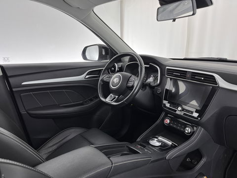 MG ZS EV Luxury 45 kWh (INCL-BTW) *PANO | FULL-LEATHER | CCS-FASTLOADER | KEYLESS | NAVI-FULLMAP | ADAPTIVE-CRUISE | CAMERA | HEATED-SPORTSEATS | CARPLAY | BLINDSPOT | DAB | LANE-ASSIST | 17"ALU*