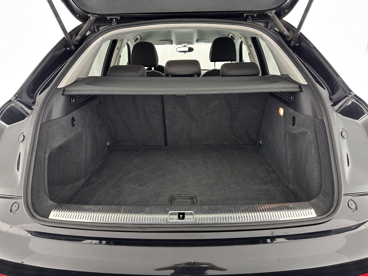 Audi Q3 2.0 TDI Quattro Pro Line S-Line Aut. *NAVI-FULLMAP | XENON-PLUS | SPORT-SEATS | ECC | HEATED-SEATS | KEYLESS | AUDI-MULTIMEDIA | PDC | PRIVACY-GLASS | TOWBAR | 17''ALU*