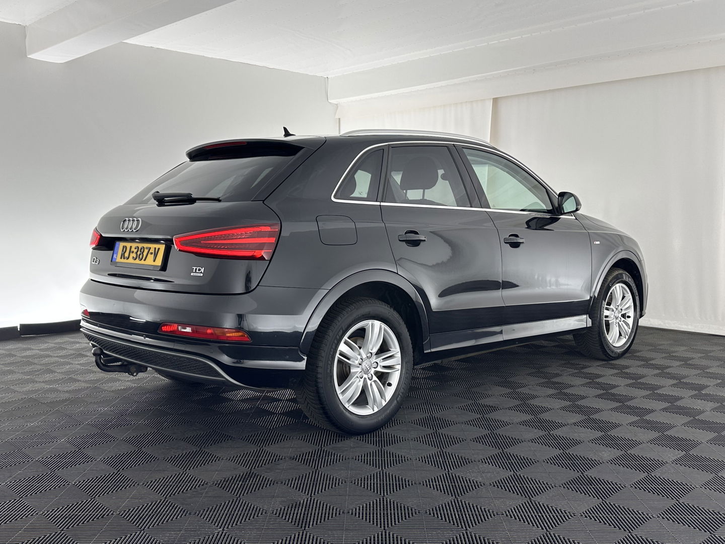 Audi Q3 2.0 TDI Quattro Pro Line S-Line Aut. *NAVI-FULLMAP | XENON-PLUS | SPORT-SEATS | ECC | HEATED-SEATS | KEYLESS | AUDI-MULTIMEDIA | PDC | PRIVACY-GLASS | TOWBAR | 17''ALU*