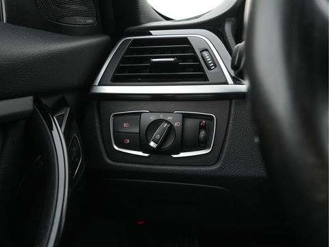 BMW 3 Serie Touring 320d EDE Centennial Executive M-Sport-Pack Aut. *FULL-LED | HARMAN/KARDON-AUDIO | SPORT-SEATS | NAVI-FULLMAP | ECC | KEYLESS | PDC | CRUISE | TOWBAR | 19''ALU*