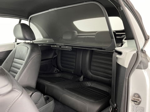 Volkswagen Beetle Cabriolet 1.6 TDI Design Cup Aut. *LUXURY-LEATHER | FENDER-AUDIO | CARPLAY | COMFORT-SEATS | HEATED-SEATS | ECC | SHIFTPADDLES | PDC | AIRSCARF | CRUISE | 19''ALU*
