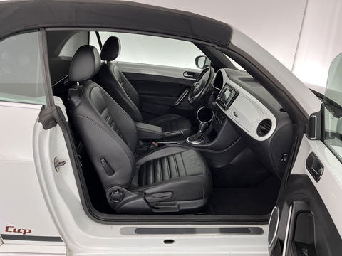 Volkswagen Beetle Cabriolet 1.6 TDI Design Cup Aut. *LUXURY-LEATHER | FENDER-AUDIO | CARPLAY | COMFORT-SEATS | HEATED-SEATS | ECC | SHIFTPADDLES | PDC | AIRSCARF | CRUISE | 19''ALU*