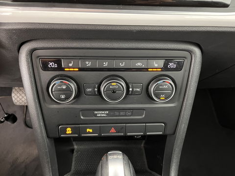 Volkswagen Beetle Cabriolet 1.6 TDI Design Cup Aut. *LUXURY-LEATHER | FENDER-AUDIO | CARPLAY | COMFORT-SEATS | HEATED-SEATS | ECC | SHIFTPADDLES | PDC | AIRSCARF | CRUISE | 19''ALU*