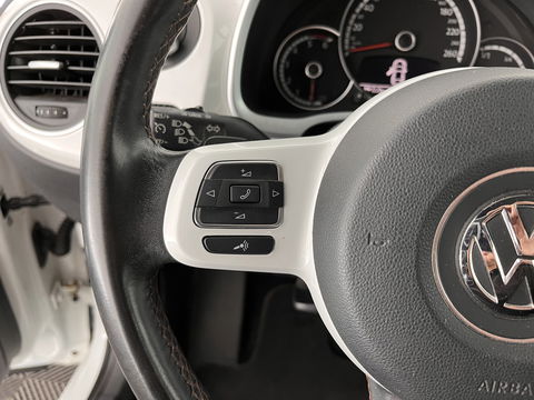 Volkswagen Beetle Cabriolet 1.6 TDI Design Cup Aut. *LUXURY-LEATHER | FENDER-AUDIO | CARPLAY | COMFORT-SEATS | HEATED-SEATS | ECC | SHIFTPADDLES | PDC | AIRSCARF | CRUISE | 19''ALU*
