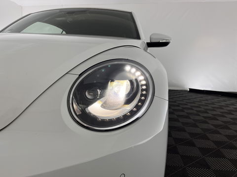 Volkswagen Beetle Cabriolet 1.6 TDI Design Cup Aut. *LUXURY-LEATHER | FENDER-AUDIO | CARPLAY | COMFORT-SEATS | HEATED-SEATS | ECC | SHIFTPADDLES | PDC | AIRSCARF | CRUISE | 19''ALU*