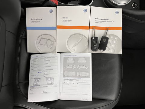 Volkswagen Beetle Cabriolet 1.6 TDI Design Cup Aut. *LUXURY-LEATHER | FENDER-AUDIO | CARPLAY | COMFORT-SEATS | HEATED-SEATS | ECC | SHIFTPADDLES | PDC | AIRSCARF | CRUISE | 19''ALU*