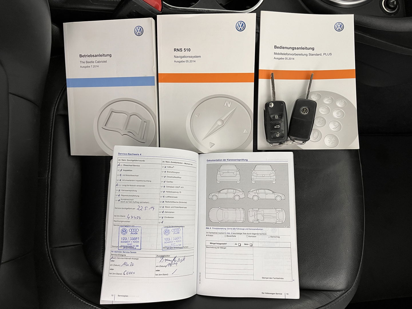Volkswagen Beetle Cabriolet 1.6 TDI Design Cup Aut. *LUXURY-LEATHER | FENDER-AUDIO | CARPLAY | COMFORT-SEATS | HEATED-SEATS | ECC | SHIFTPADDLES | PDC | AIRSCARF | CRUISE | 19''ALU*