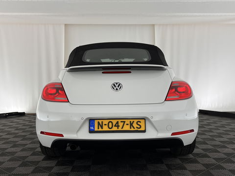 Volkswagen Beetle Cabriolet 1.6 TDI Design Cup Aut. *LUXURY-LEATHER | FENDER-AUDIO | CARPLAY | COMFORT-SEATS | HEATED-SEATS | ECC | SHIFTPADDLES | PDC | AIRSCARF | CRUISE | 19''ALU*