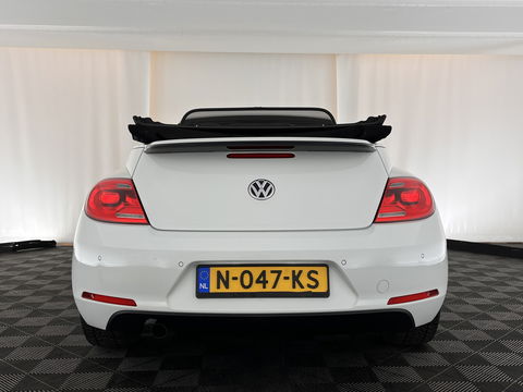 Volkswagen Beetle Cabriolet 1.6 TDI Design Cup Aut. *LUXURY-LEATHER | FENDER-AUDIO | CARPLAY | COMFORT-SEATS | HEATED-SEATS | ECC | SHIFTPADDLES | PDC | AIRSCARF | CRUISE | 19''ALU*