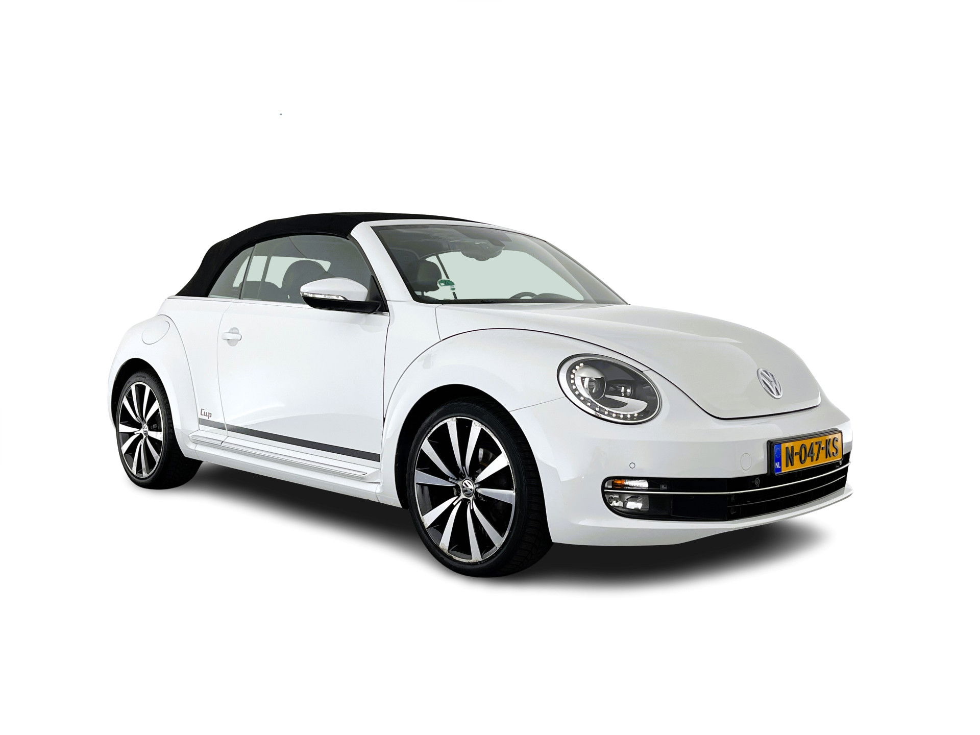 Volkswagen Beetle Cabriolet 1.6 TDI Design Cup Aut. *LUXURY-LEATHER | FENDER-AUDIO | CARPLAY | COMFORT-SEATS | HEATED-SEATS | ECC | SHIFTPADDLES | PDC | AIRSCARF | CRUISE | 19''ALU*