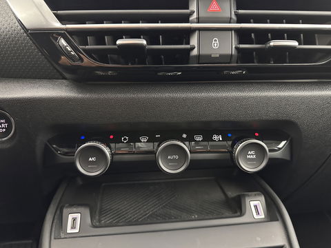 Citroën Ë-C4 Shine 50 kWh [ 3-Fase ] *HEAD-UP | FULL-LED | LEATHER-MICROFIBRE | CAMERA | DIGI-COCKPIT | NAVI-FULLMAP | KEYLESS | COMFORT-SEATS | ECC | LANE-ASSIST | PDC | CCS-FASTLOADER | CRUISE | CARPLAY | 18''ALU*