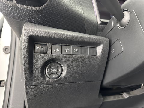 Citroën Ë-C4 Shine 50 kWh [ 3-Fase ] *HEAD-UP | FULL-LED | LEATHER-MICROFIBRE | CAMERA | DIGI-COCKPIT | NAVI-FULLMAP | KEYLESS | COMFORT-SEATS | ECC | LANE-ASSIST | PDC | CCS-FASTLOADER | CRUISE | CARPLAY | 18''ALU*