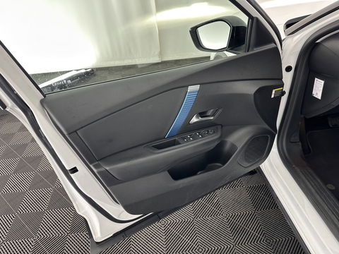 Citroën Ë-C4 Shine 50 kWh [ 3-Fase ] *HEAD-UP | FULL-LED | LEATHER-MICROFIBRE | CAMERA | DIGI-COCKPIT | NAVI-FULLMAP | KEYLESS | COMFORT-SEATS | ECC | LANE-ASSIST | PDC | CCS-FASTLOADER | CRUISE | CARPLAY | 18''ALU*