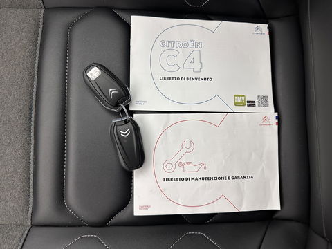Citroën Ë-C4 Shine 50 kWh [ 3-Fase ] *HEAD-UP | FULL-LED | LEATHER-MICROFIBRE | CAMERA | DIGI-COCKPIT | NAVI-FULLMAP | KEYLESS | COMFORT-SEATS | ECC | LANE-ASSIST | PDC | CCS-FASTLOADER | CRUISE | CARPLAY | 18''ALU*