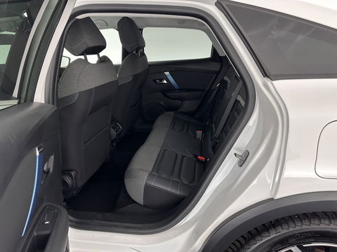 Citroën Ë-C4 Shine 50 kWh [ 3-Fase ] *HEAD-UP | FULL-LED | LEATHER-MICROFIBRE | CAMERA | DIGI-COCKPIT | NAVI-FULLMAP | KEYLESS | COMFORT-SEATS | ECC | LANE-ASSIST | PDC | CCS-FASTLOADER | CRUISE | CARPLAY | 18''ALU*