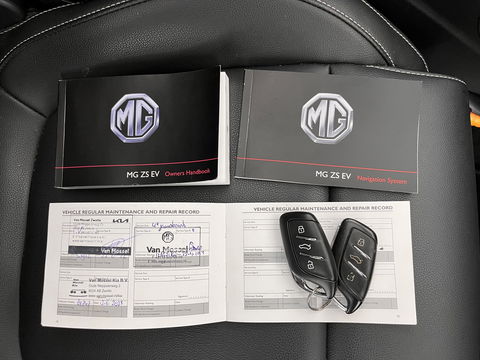 MG ZS EV Luxury 45 kWh (INCL-BTW) *PANO | FULL-LEATHER | CCS-FASTLOADER | KEYLESS | NAVI-FULLMAP | ADAPTIVE-CRUISE | CAMERA | HEATED-SPORTSEATS | CARPLAY | BLINDSPOT | DAB | LANE-ASSIST | 17"ALU*