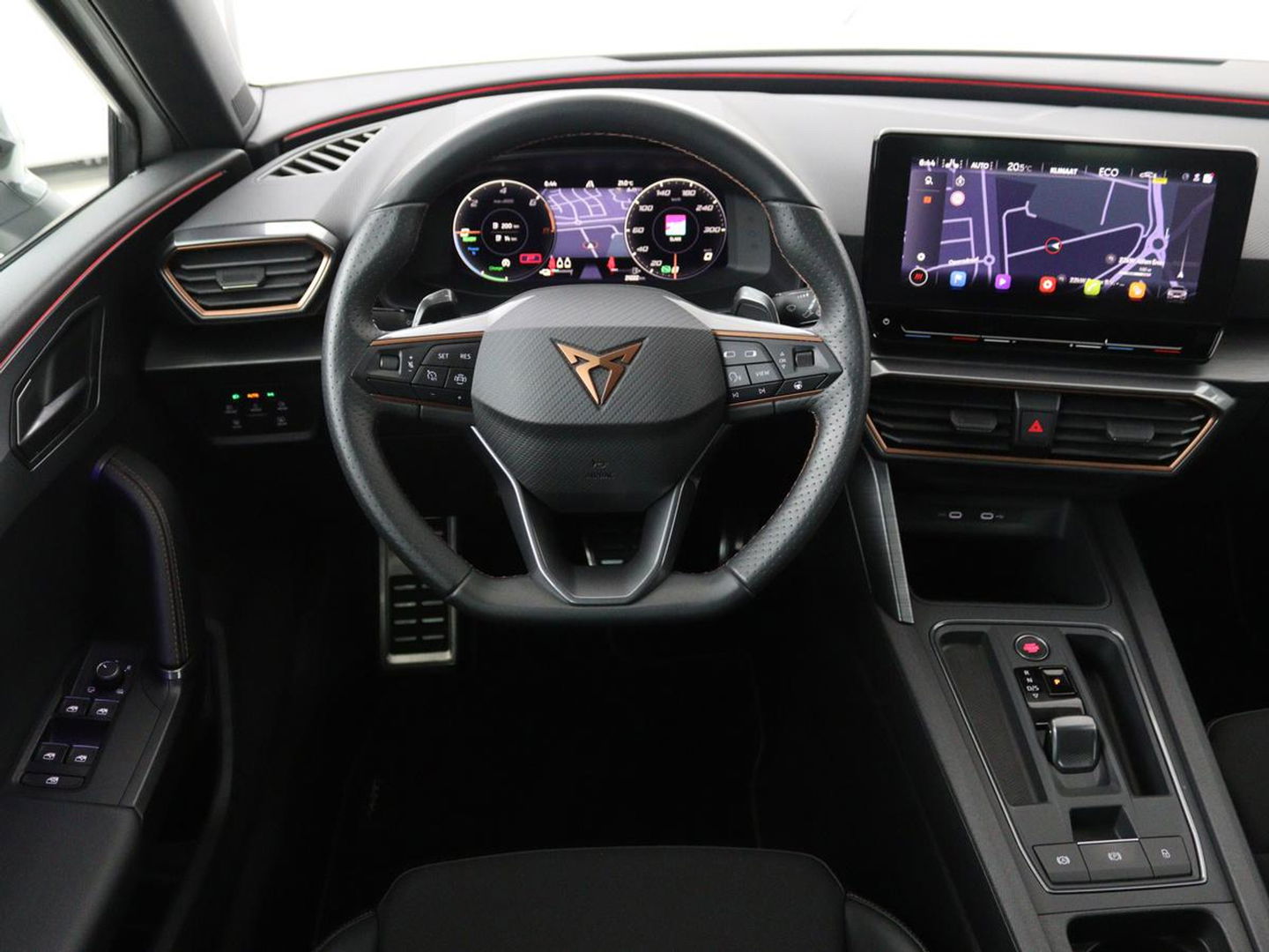 CUPRA Leon 1.4 e-Hybrid VZ | 245pk | Stoel & stuurverwarming | Camera | Navigatie | Sfeerverlichting | Keyless | Full LED | PHEV