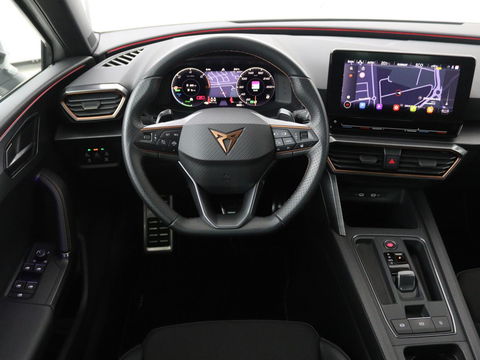 CUPRA Leon 1.4 e-Hybrid VZ | 245pk | Stoel & stuurverwarming | Camera | Navigatie | Sfeerverlichting | Keyless | Full LED | PHEV