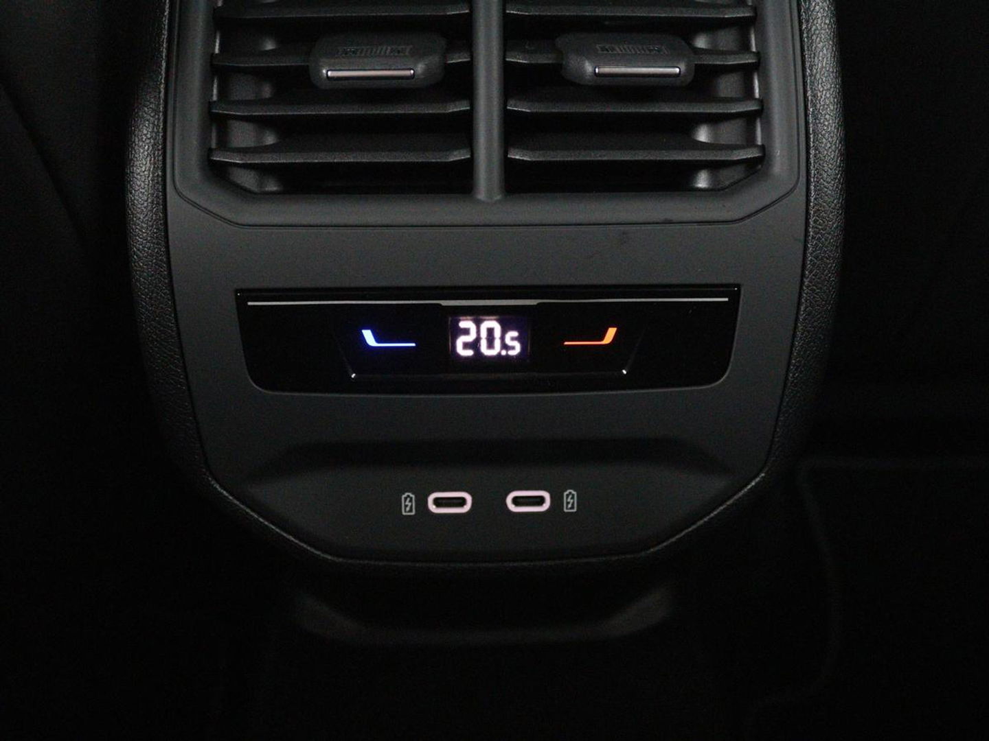 CUPRA Leon 1.4 e-Hybrid VZ | 245pk | Stoel & stuurverwarming | Camera | Navigatie | Sfeerverlichting | Keyless | Full LED | PHEV