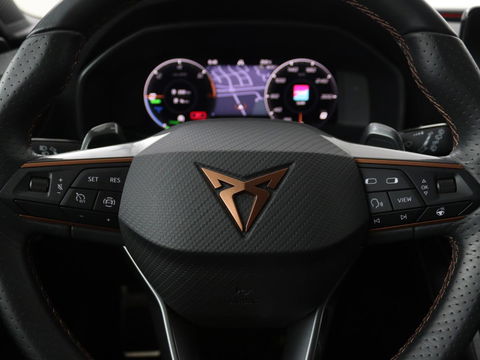 CUPRA Leon 1.4 e-Hybrid VZ | 245pk | Stoel & stuurverwarming | Camera | Navigatie | Sfeerverlichting | Keyless | Full LED | PHEV
