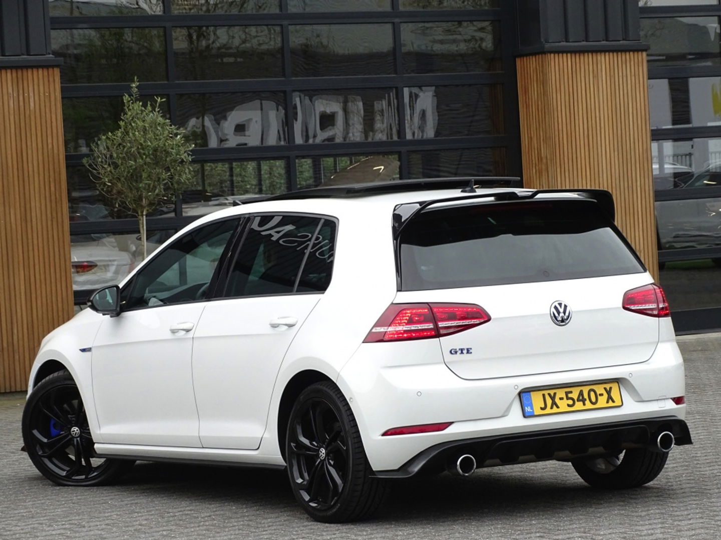 Volkswagen Golf TSI GTE 245PK / GTI R Perf. ed. / LED