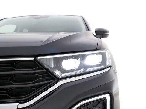 Volkswagen T-Roc 1.5 TSI Sport-Plus-Pack Aut. *ADAPTIVE-CRUISE | FULL-LED | NAVI-FULLMAP | HEATED-COMFORTSEATS | DAB | CAMERA | TOWBAR | PRIVACY-GLASS | 17''ALU*