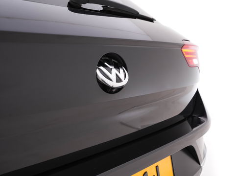 Volkswagen T-Roc 1.5 TSI Sport-Plus-Pack Aut. *ADAPTIVE-CRUISE | FULL-LED | NAVI-FULLMAP | HEATED-COMFORTSEATS | DAB | CAMERA | TOWBAR | PRIVACY-GLASS | 17''ALU*