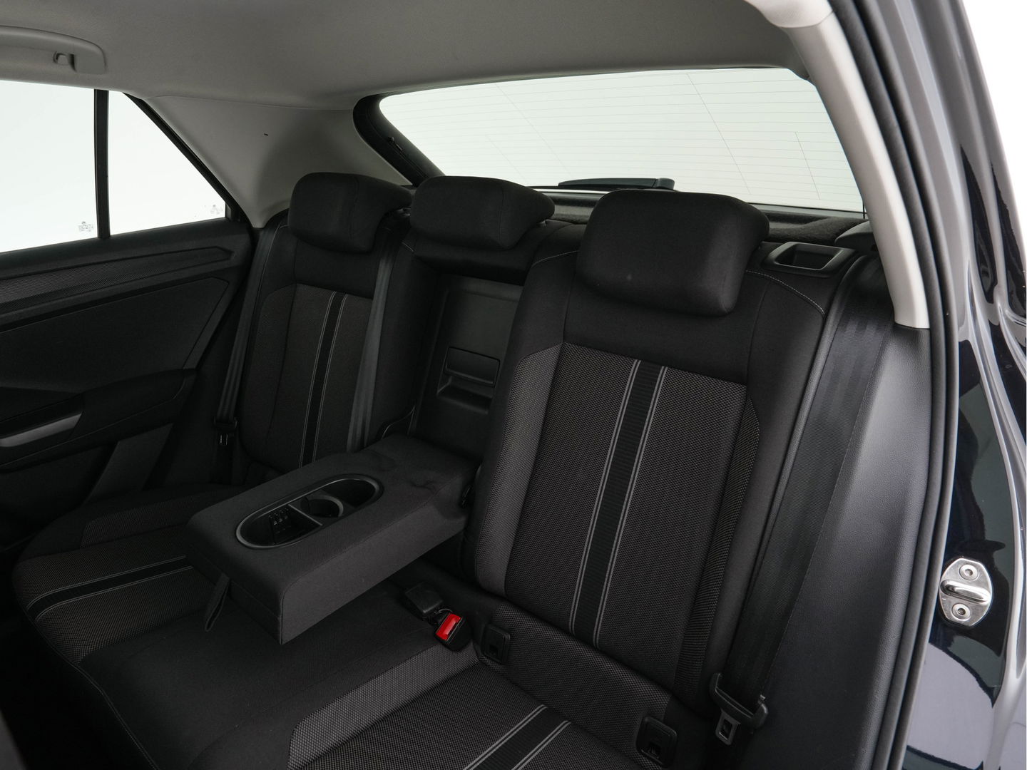 Volkswagen T-Roc 1.5 TSI Sport-Plus-Pack Aut. *ADAPTIVE-CRUISE | FULL-LED | NAVI-FULLMAP | HEATED-COMFORTSEATS | DAB | CAMERA | TOWBAR | PRIVACY-GLASS | 17''ALU*