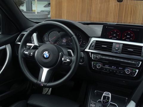 BMW 3-serie 320i TwinTurbo Power / High Exec. M-Individual / LED / *NAP*
