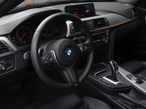 BMW 3-serie 320i TwinTurbo Power / High Exec. M-Individual / LED / *NAP*