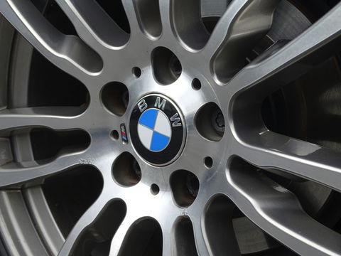 BMW 3-serie 320i TwinTurbo Power / High Exec. M-Individual / LED / *NAP*