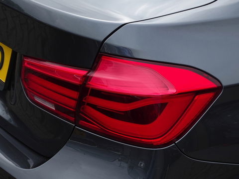 BMW 3-serie 320i TwinTurbo Power / High Exec. M-Individual / LED / *NAP*